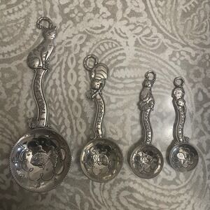 Ganz Cat Measuring Spoons Set 4 Silver Tone Metal Fish Paw Print Kitchen Decor